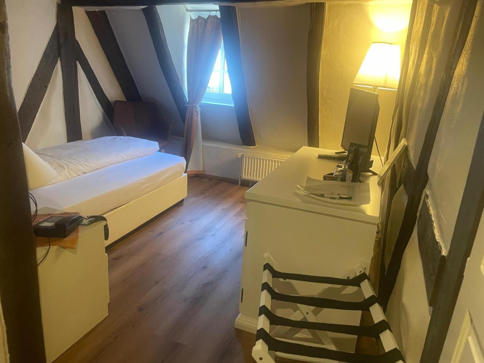 Hotel Restaurant Altes Badhaus Эбербах Экстерьер фото